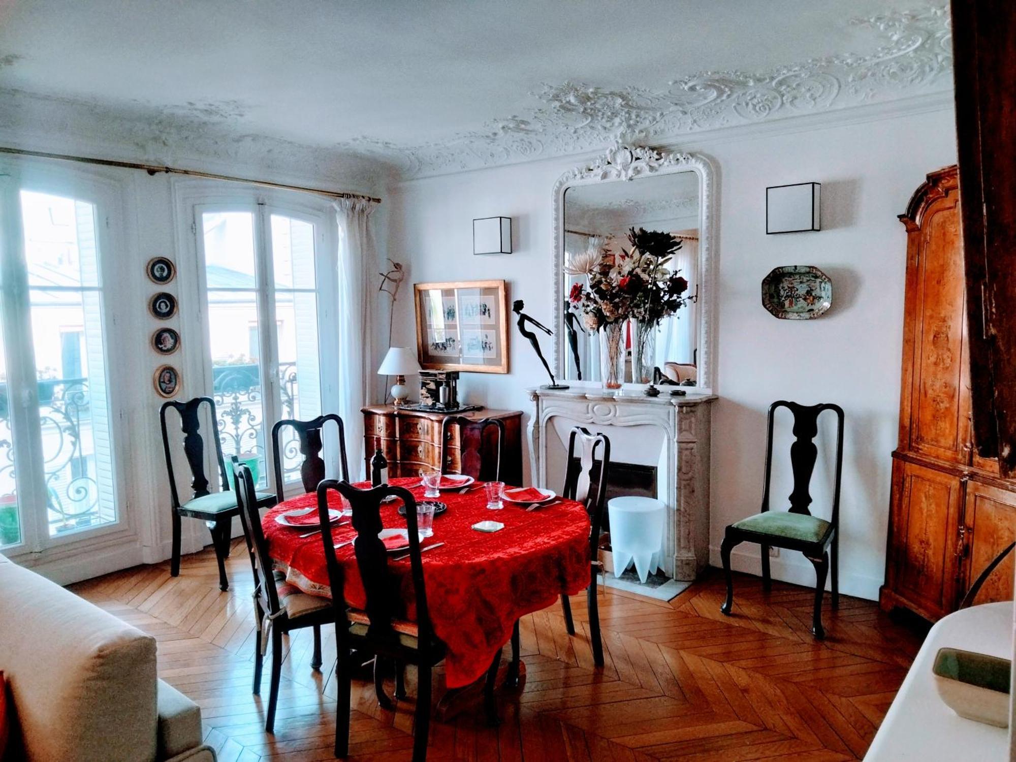 Appartement Batignolles Chic 75 M2 Parijs